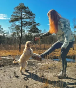 Katharinas Hunde Peanut wurde bereits als Welpe erfolgreich auf vegane Hundeernährung umgestellt.